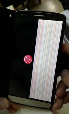 Telefon Ekranın Yarısı Farklı Renk